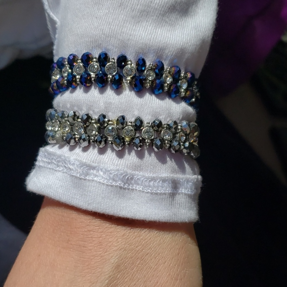2 bracelets - Picture 4 of 5